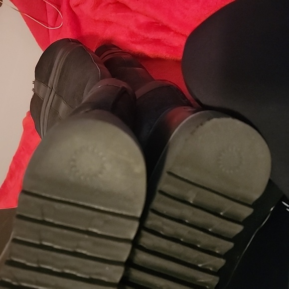 UGG- W MOTO PUNK OTK BOOT - Picture 9 of 12